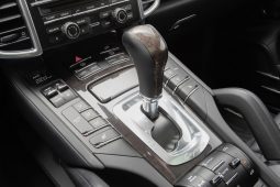 Porsche Cayenne full