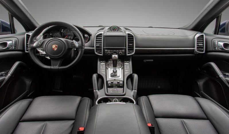 Porsche Cayenne full