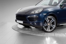Porsche Cayenne full