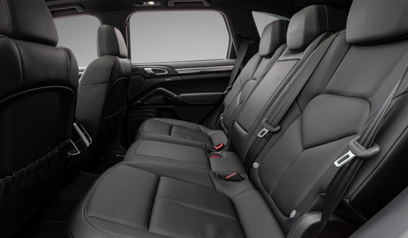 Porsche Cayenne full