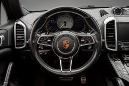 Porsche Cayenne full