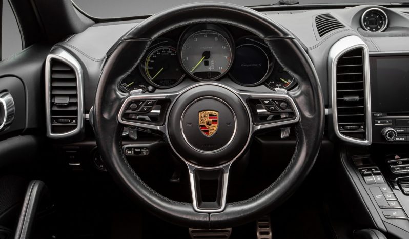 Porsche Cayenne full
