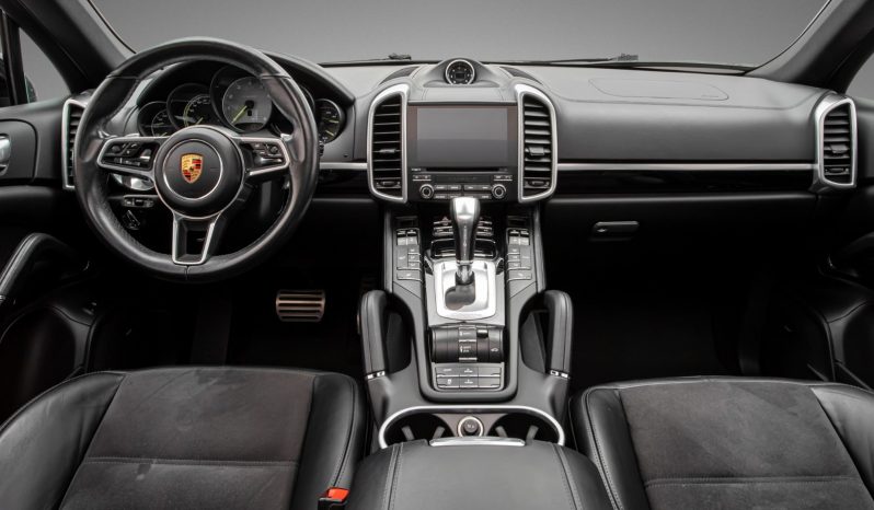 Porsche Cayenne full
