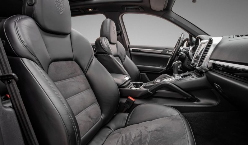 Porsche Cayenne full