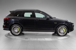 Porsche Cayenne full