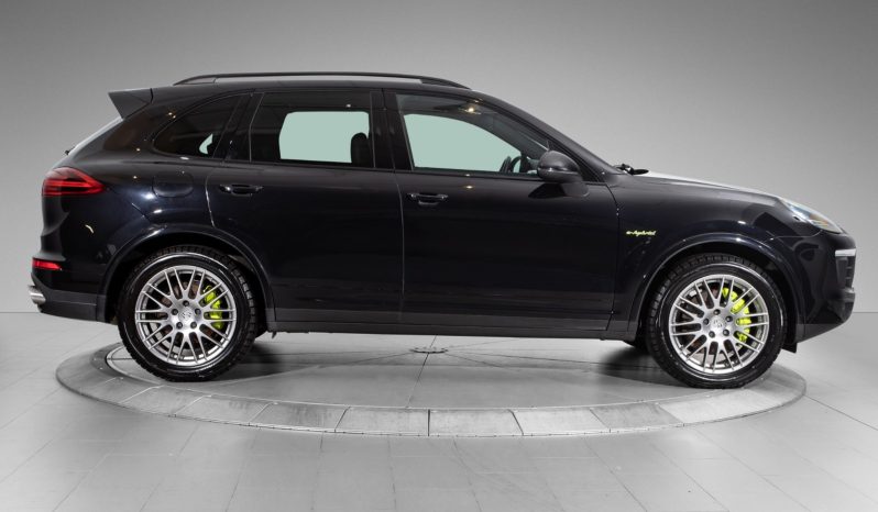 Porsche Cayenne full