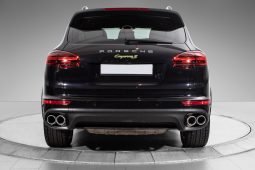 Porsche Cayenne full