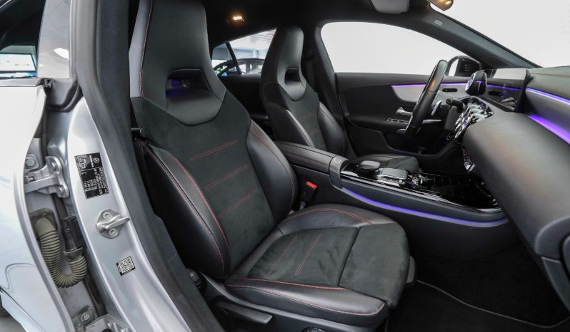 Mercedes-Benz CLA 250e full