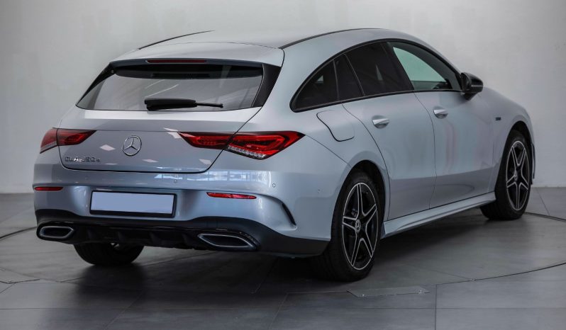 Mercedes-Benz CLA 250e full