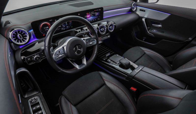 Mercedes-Benz CLA 250e full