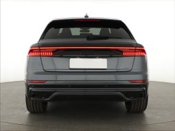 Audi Q8 full