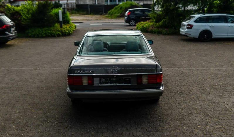 Mercedes-Benz 560 full