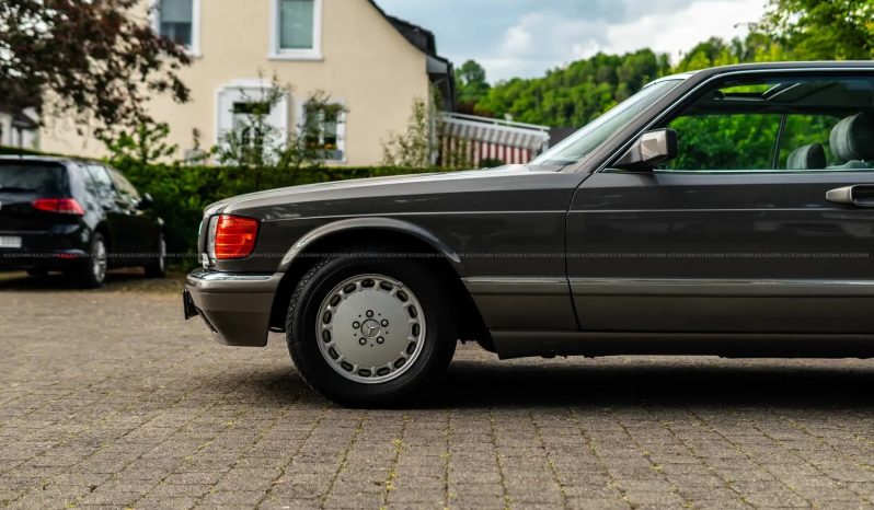 Mercedes-Benz 560 full