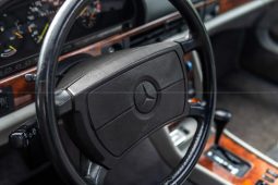 Mercedes-Benz 560 full