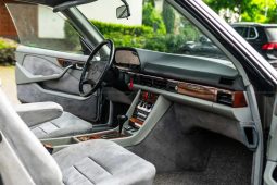 Mercedes-Benz 560 full