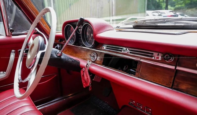 Mercedes Benz W108 250 SE full