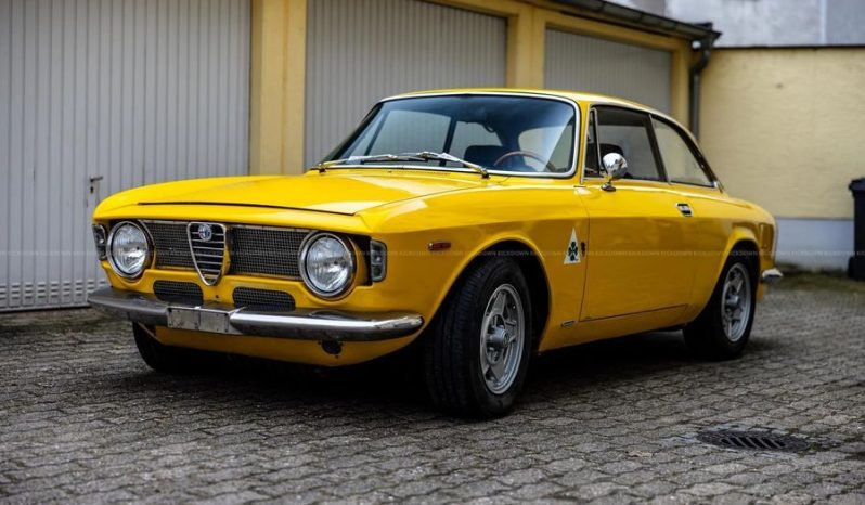 Alfa Romeo GT 1300 Junior full