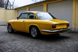 Alfa Romeo GT 1300 Junior full