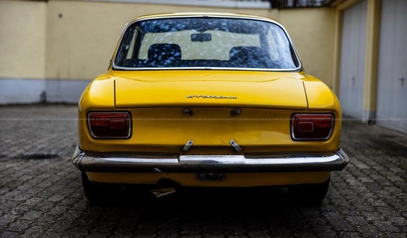 Alfa Romeo GT 1300 Junior full