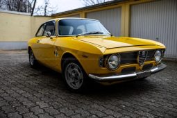 Alfa Romeo GT 1300 Junior full