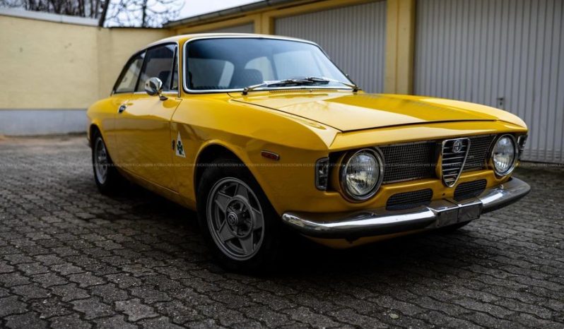 Alfa Romeo GT 1300 Junior full