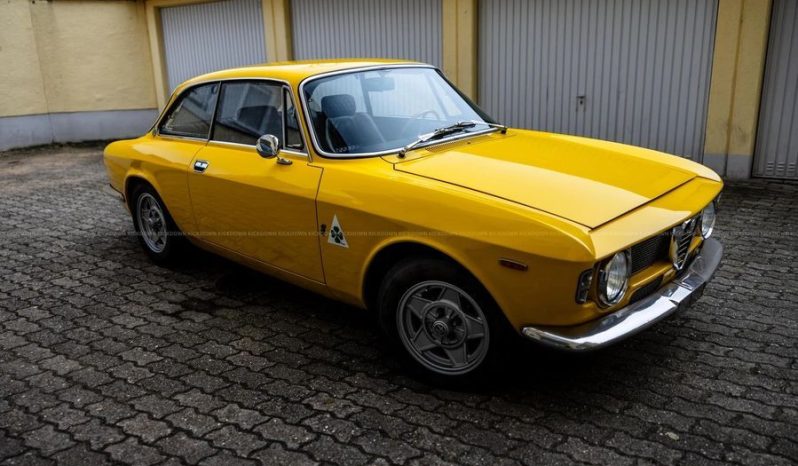 Alfa Romeo GT 1300 Junior full