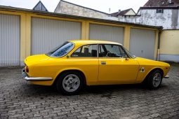 Alfa Romeo GT 1300 Junior full
