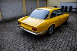 Alfa Romeo GT 1300 Junior full