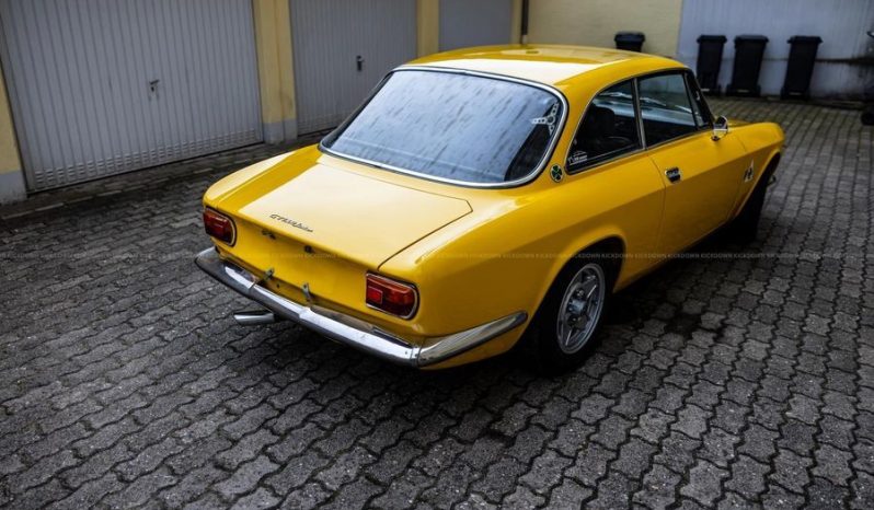 Alfa Romeo GT 1300 Junior full