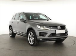 Volkswagen Touareg, 2015 full