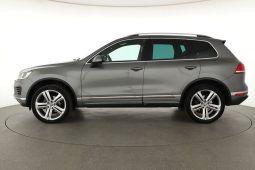 Volkswagen Touareg, 2015 full