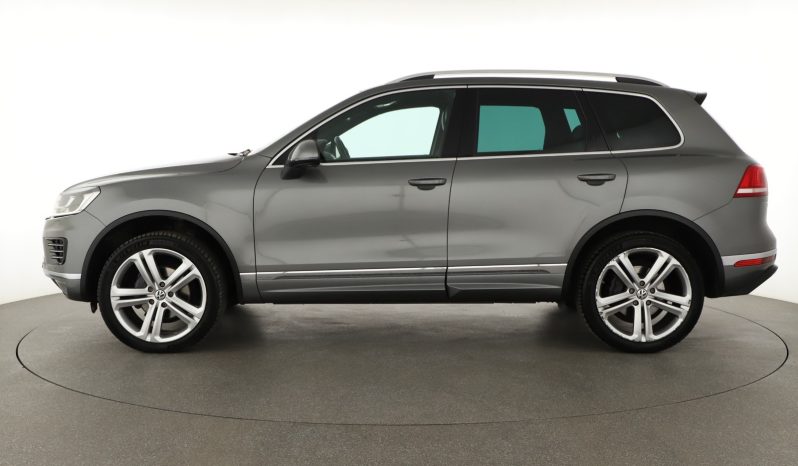 Volkswagen Touareg, 2015 full