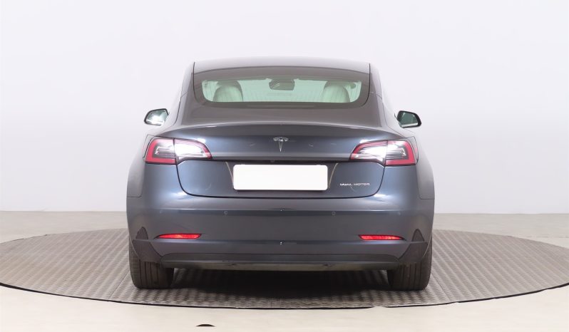 Tesla Model 3 full