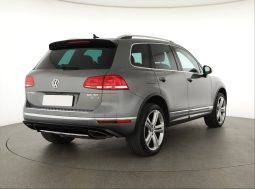 Volkswagen Touareg, 2015 full
