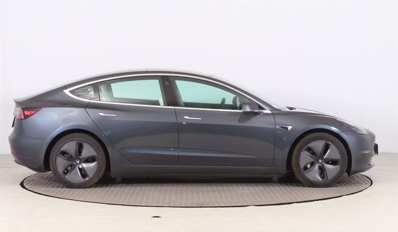 Tesla Model 3 full