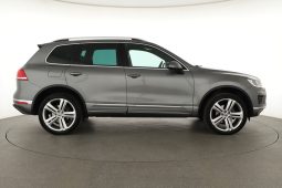 Volkswagen Touareg, 2015 full