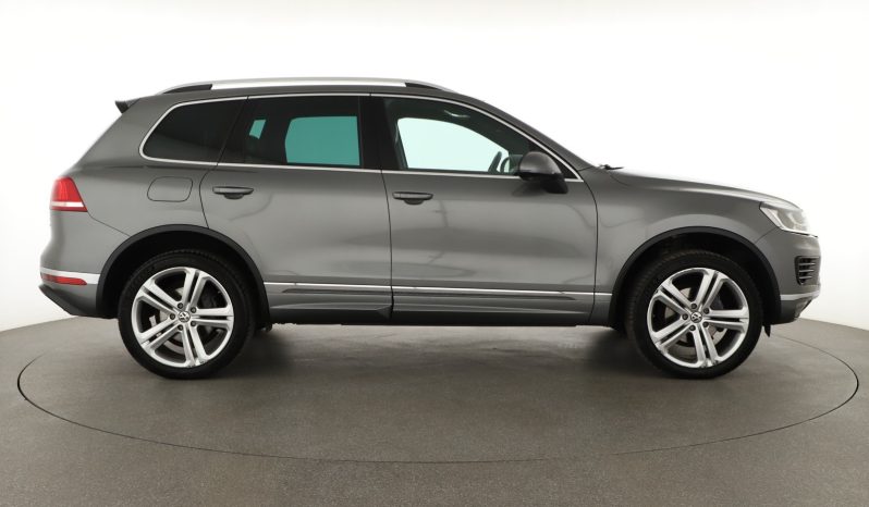 Volkswagen Touareg, 2015 full