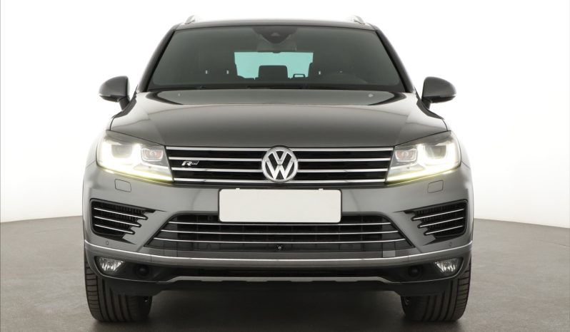 Volkswagen Touareg, 2015 full
